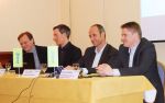 Predstavitev UZP na novinarski konferenci v Milanu. Na fotografiji: Miran Škoflek, Mitja Štoka, Tomaž Grm in Gašper Ravnak.